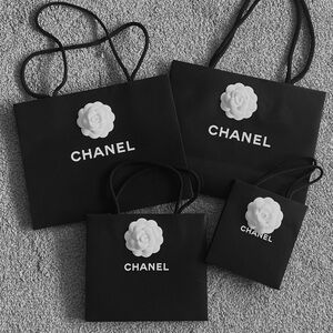 【CHANEL】Original boutique shopping bag x 4